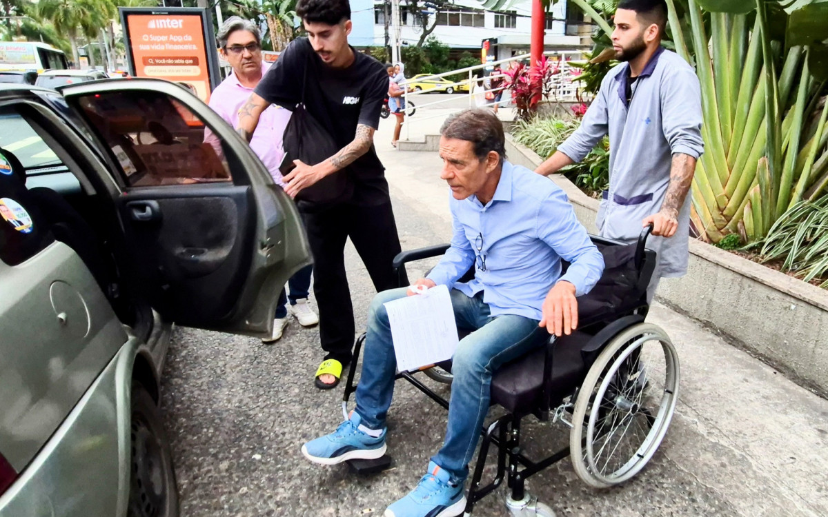 Após receber atendimento médico, Mário Gomes é liberado - Dan Delmiro/AgNews