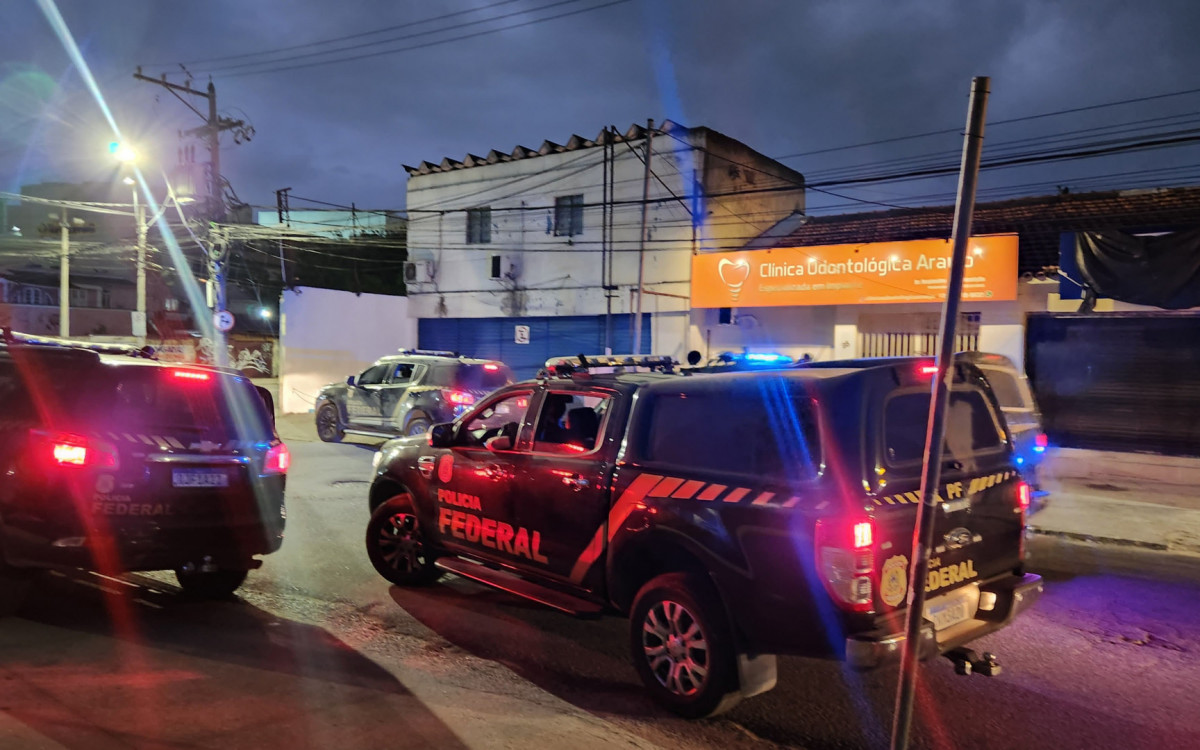 Mandados de busca e apreensão estão sendo cumpridos em Itaguaí, Santa Cruz e no Rio