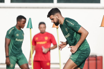 Fluminense pode ter retorno de zagueiro em clássico contra o Flamengo