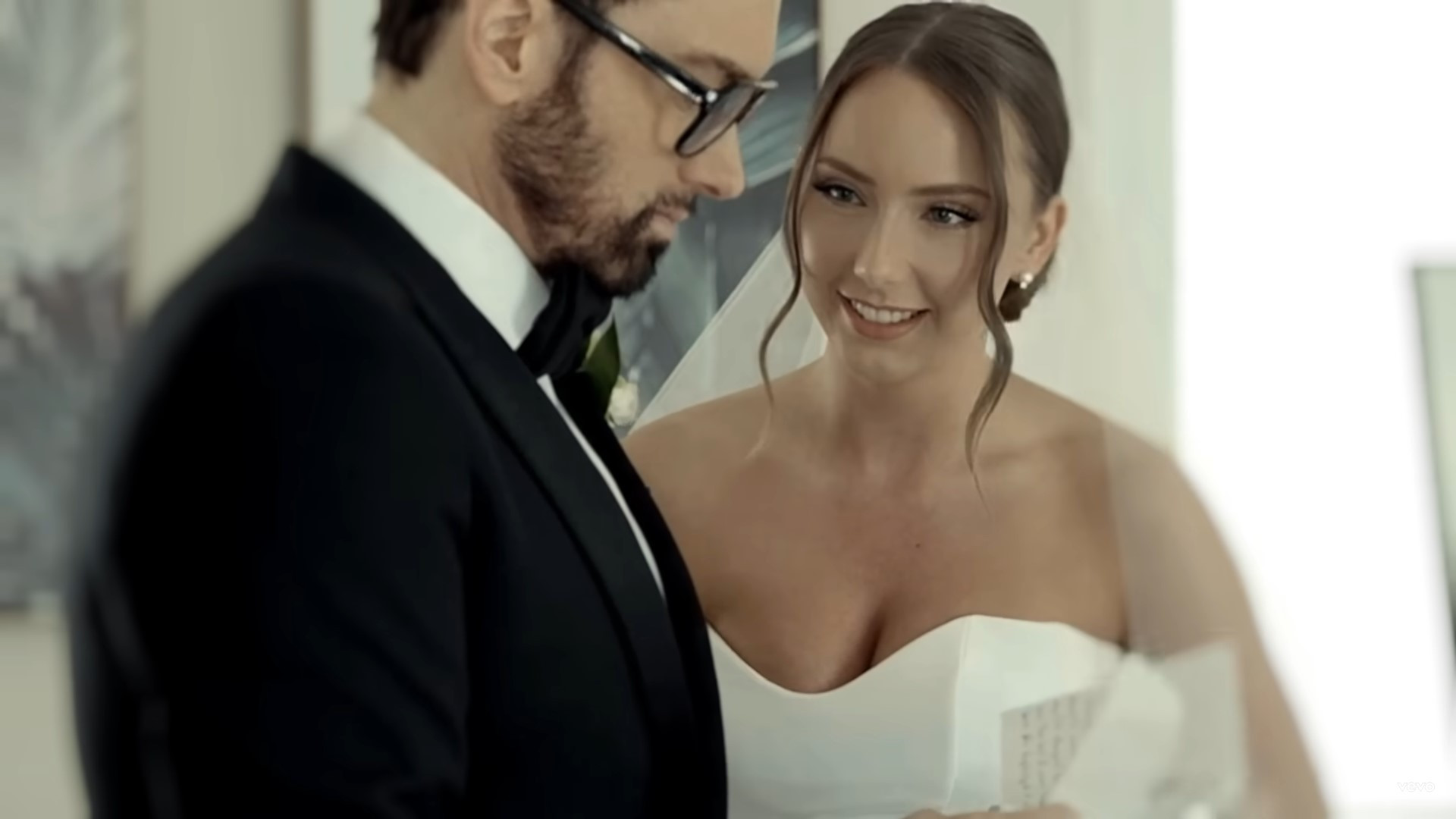 Eminem faz música em homenagem à filha - Reprodução / YouTube