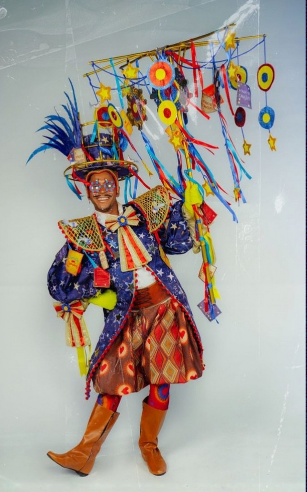 Figurino da Ala Águia na Folia 
