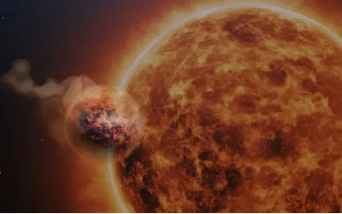 Localizado a 200 anos-luz da Terra, o WASP-107b tem uma densidade muito baixa, fazendo com que pareça fofo. Suas nuvens são feitas de partículas de silicato de grãos finos, o que significa que pode literalmente chover areia por lá