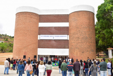 Prefeito de Paty inaugura escola inovadora na Aldeia de Arcozelo