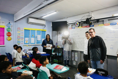 No penúltimo dia de campanha, Paes visita escola na Zona Oeste e Ramagem se encontra com Bolsonaro