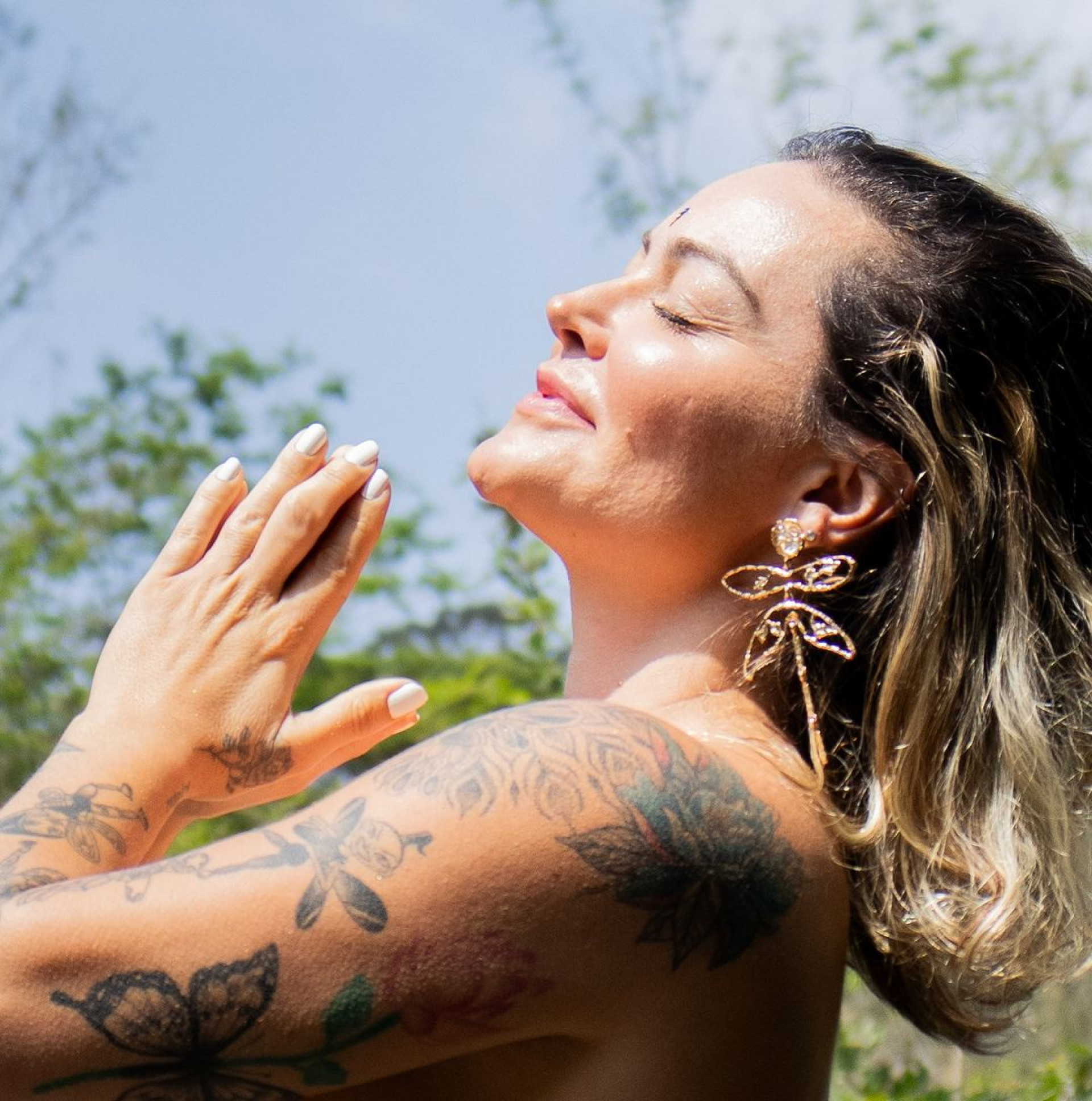 Laura Keller posa nua e recebe chuva de elogios - Reprodução / Instagram