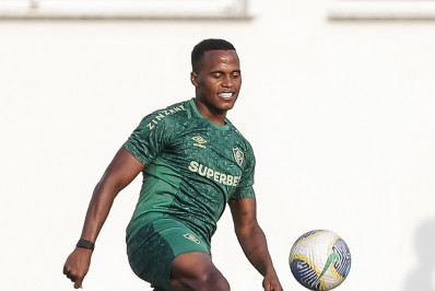 Fluminense planeja operação para ter Arias e Bernal contra o Flamengo