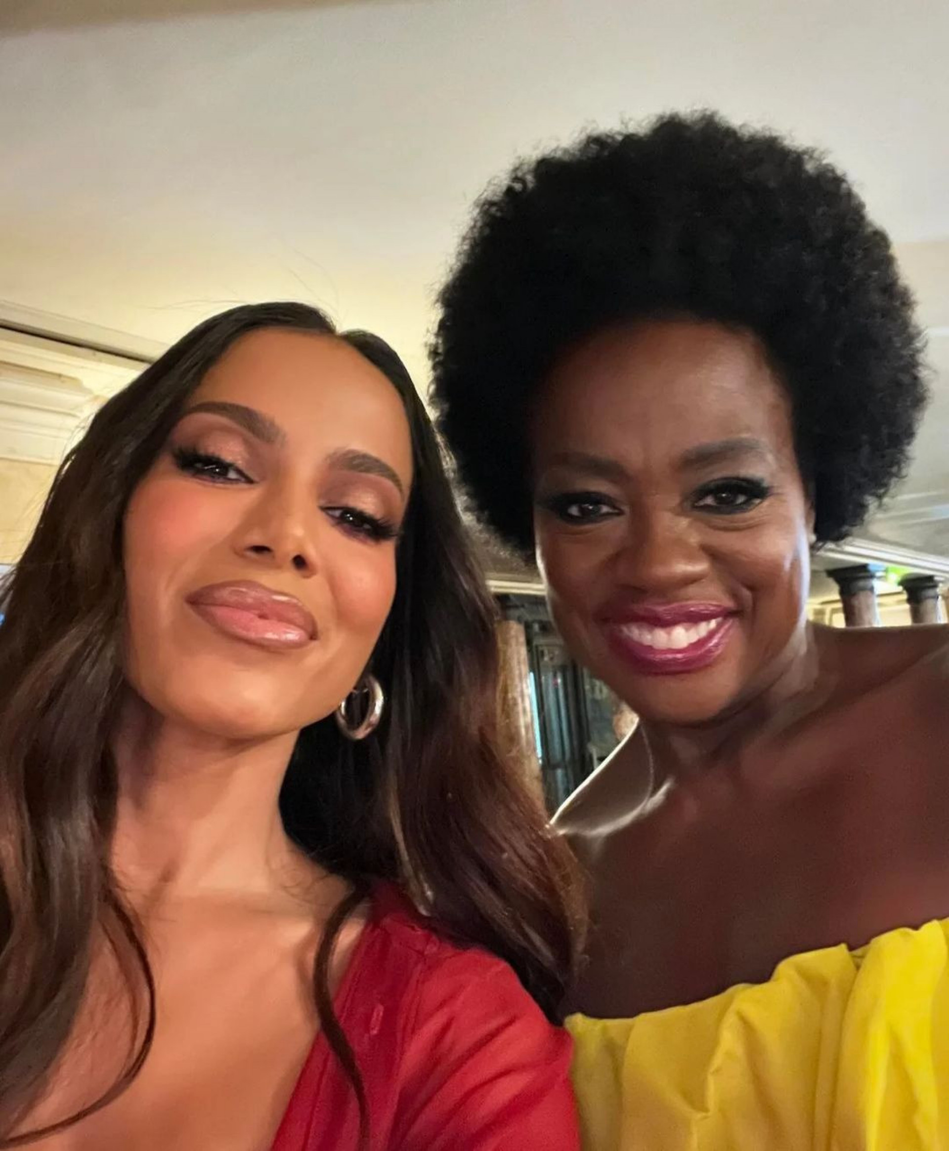 Anitta e Viola Davis fazem selfie e 'quebram' a web - Reprodução / Instagram