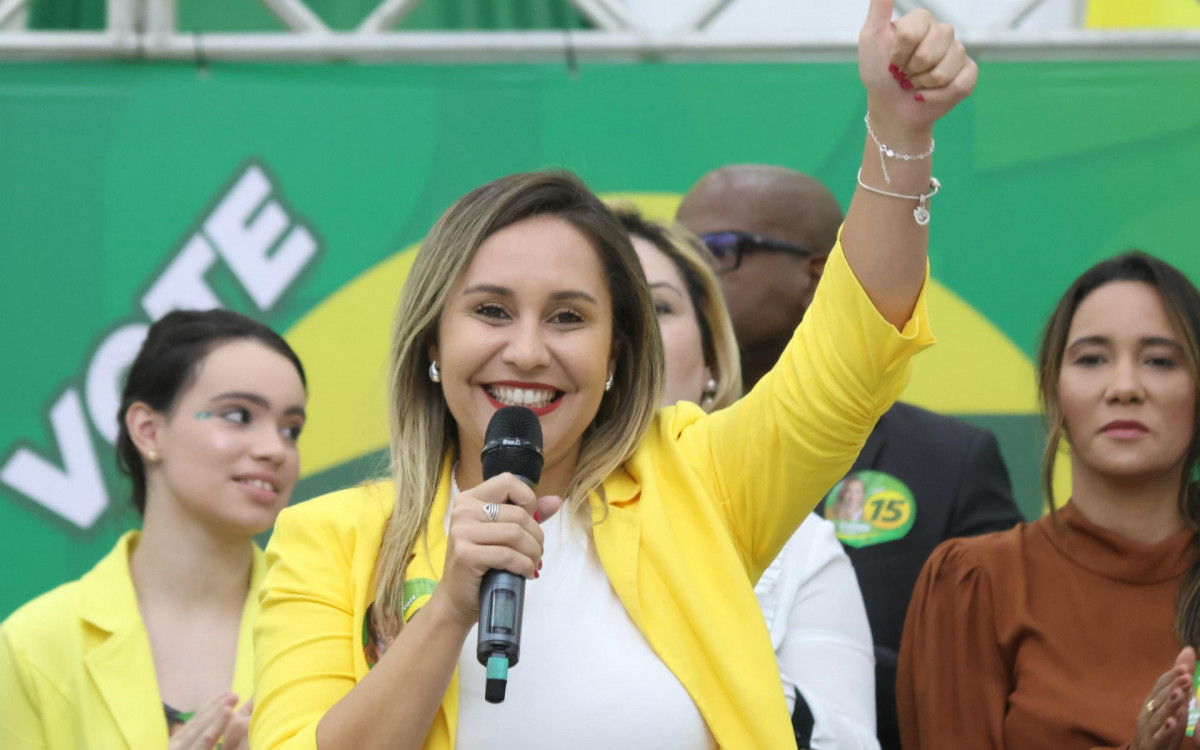 Daniela de Lívia, eleita prefeita de Araruama - Divulgação