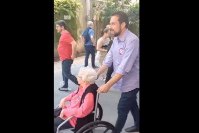 Boulos acompanha a avó de 100 anos para votar