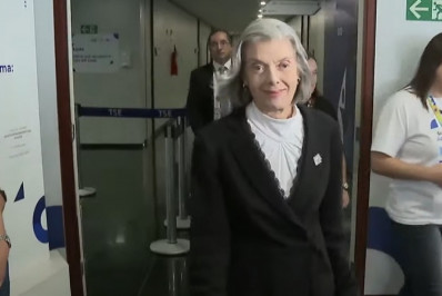 Cármen Lúcia diz que eleições estão 'tranquilas' e se recusa a falar sobre candidatos