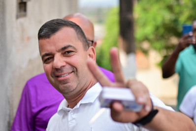 Luiz Furlani é eleito prefeito de Barra Mansa com 48,1% dos votos