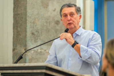 Topázio Neto é reeleito prefeito de Florianópolis