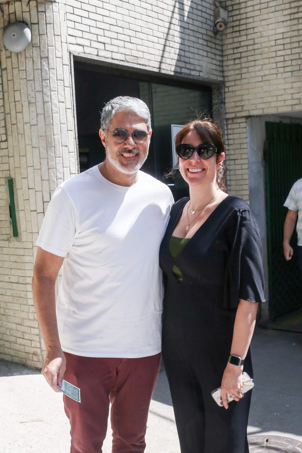 William Bonner e Natasha Dantas chega na votação no Jardim Botânico, no Rio - JC Pereira / Agnews