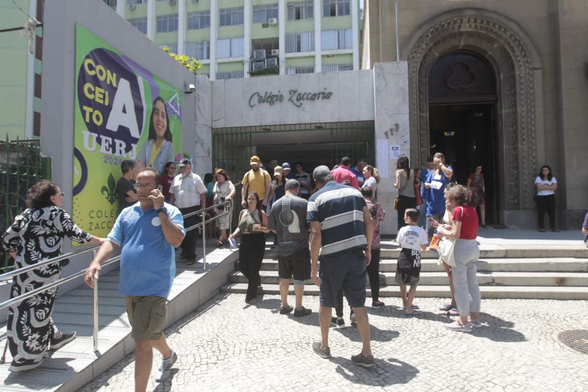 Cariocas votaram no Colégio Santo Antônio Maria Zaccaria, no Catete, neste domingo - Reginaldo Pimenta/Agência O Dia