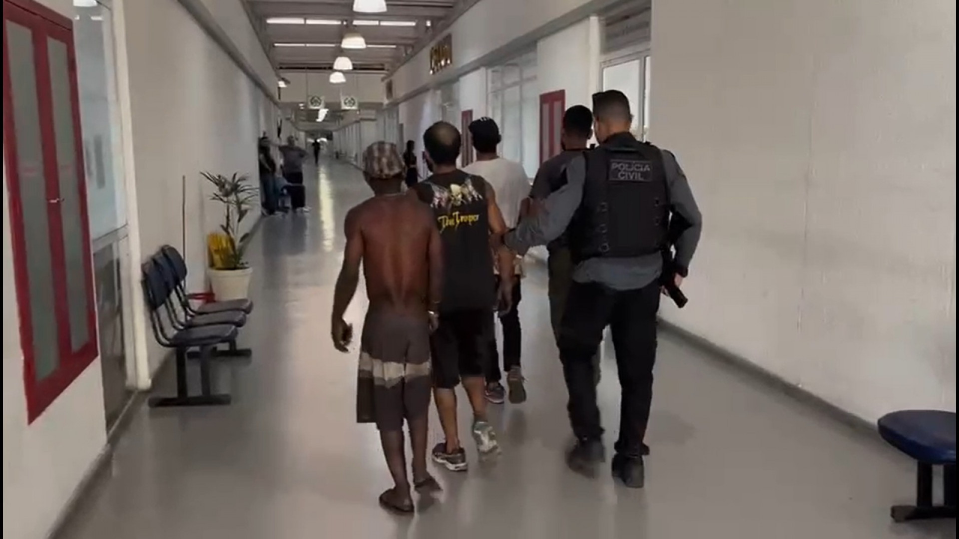 Prisões e apreensões foram realizadas por agentes da Delegacia de Roubos e Furtos (DRF) - Reprodução