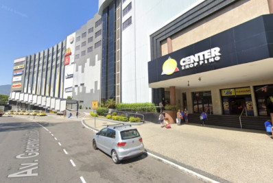 Loja localizada dentro de shopping é assaltada na Zona Oeste