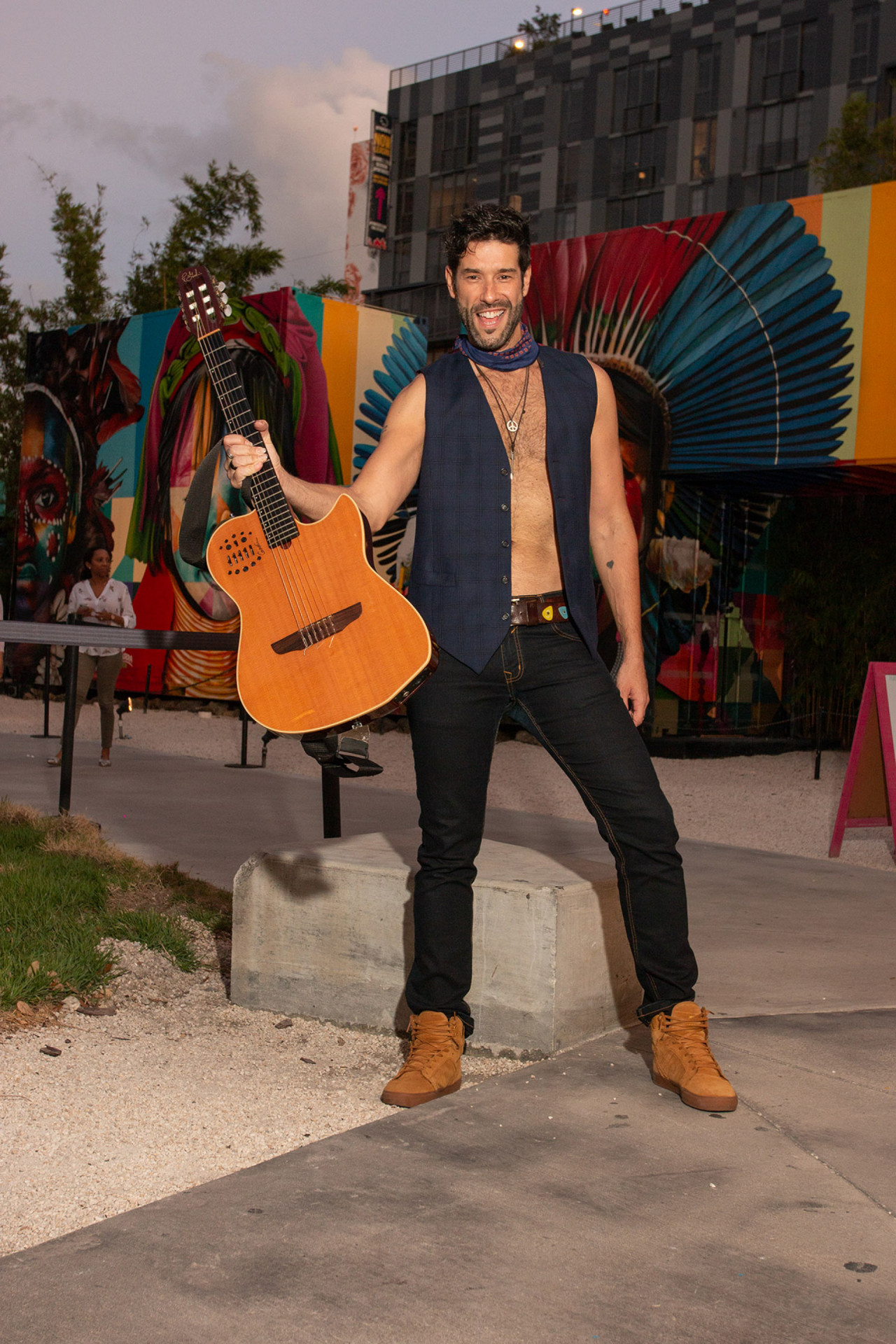 Além da televisão, Daniel Del Sarto tem se dedicado à música, se apresentando em
palcos de todo país  - Leonardo Vicário