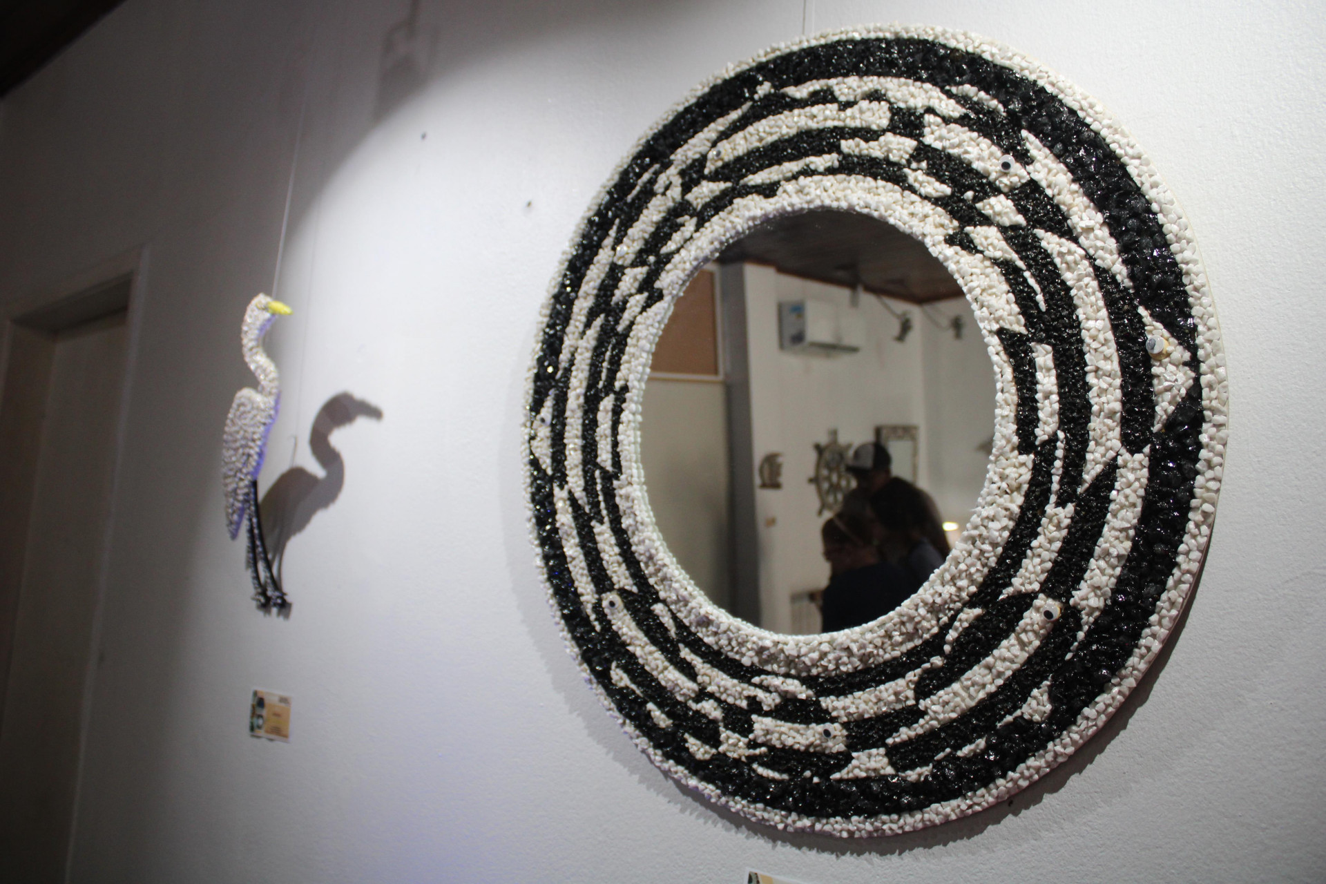 Exposi&ccedil;&atilde;o de artesanato "Criatividade em Pauta". Assinada pelo artes&atilde;o Guaracy Rodrigues  - Ascom 