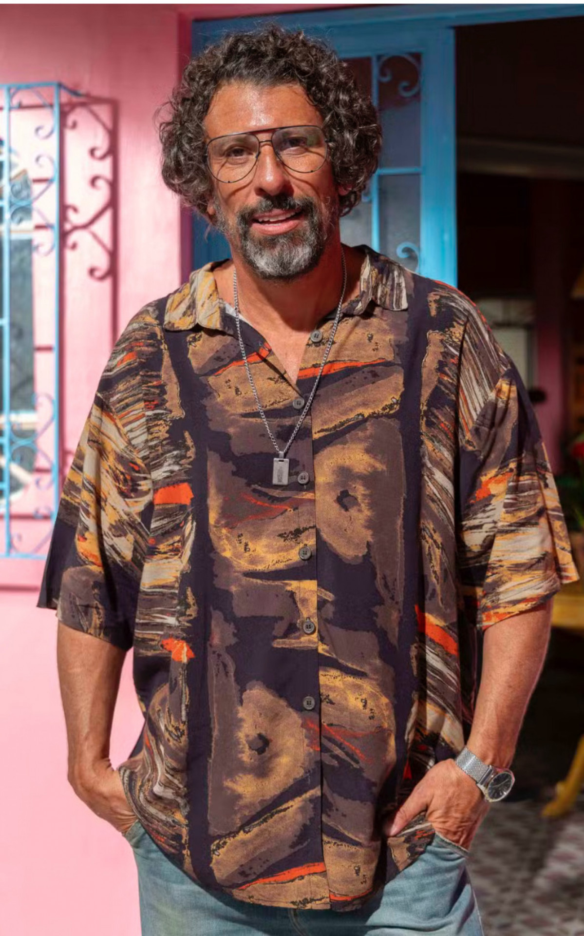 Milhem Cortaz é Osmar em Volta por Cima - TV Globo / Beatriz Damy