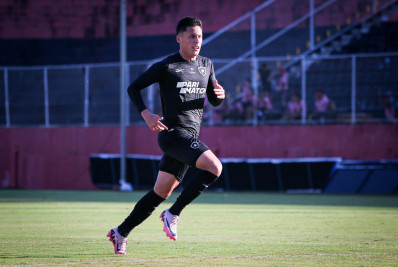 Atacante elogia início do Botafogo no Brasileirão de Aspirantes