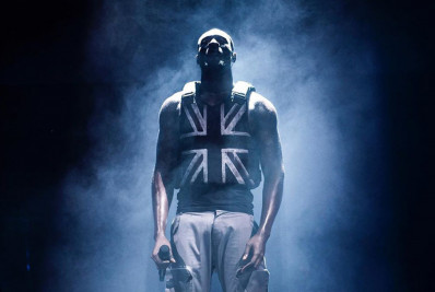 Colete à prova de facadas de Banksy é vendido por mais de US$ 1 milhão