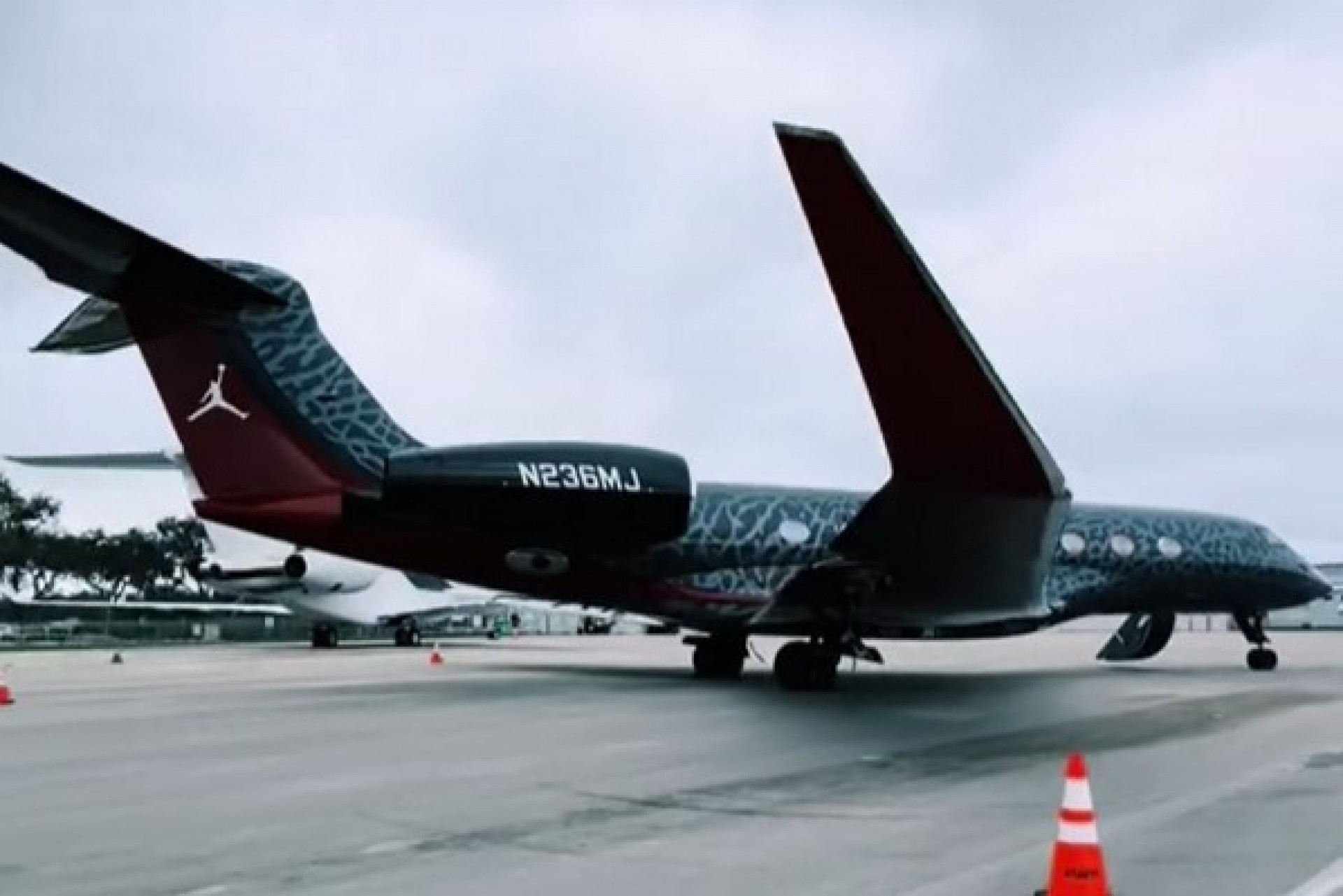 Novo jato de Michael Jordan acomoda até 19 passageiros e quatro tripulantes - Reprodução / TikTok