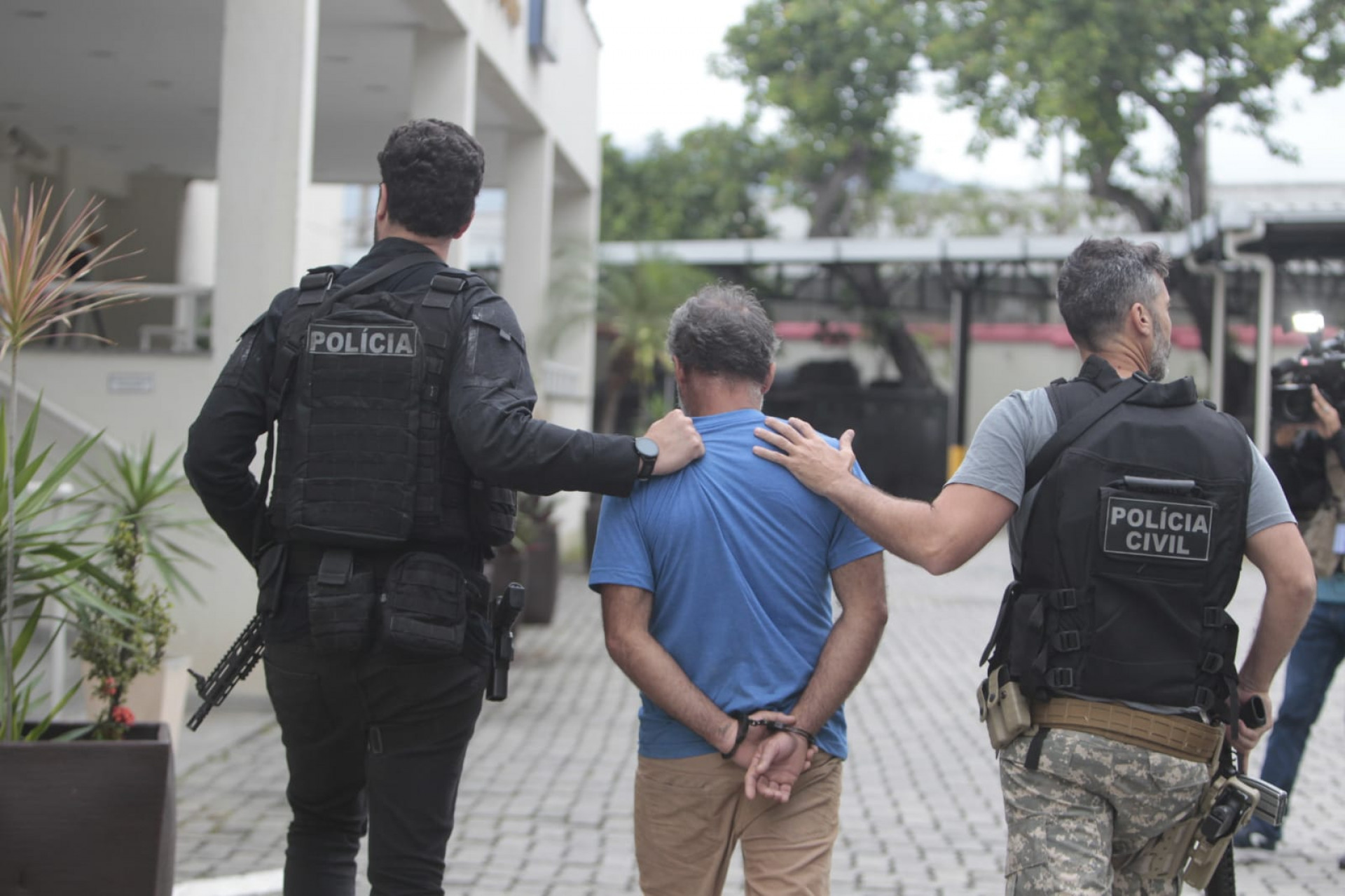 Preso no Complexo de Israel, Alexsander Félix Barbio foi levado para a Cidade da Polícia - Reginaldo Pimenta/Agência O Dia