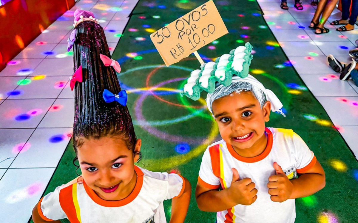 Mirella e Fábio da creche Fátima Nunes, se divertiram na Semana da Criança e não se descuidaram do cabelo. Foi o maior sucesso!