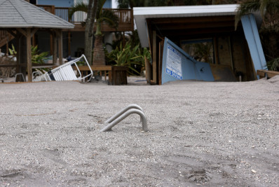 Furacão Milton devasta Flórida, deixando 16 mortos e milhões sem energia