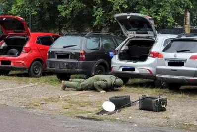 Polícia encontra carros com explosivos entre escolas e UPA em Santa Cruz