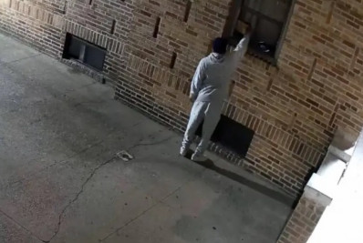 Entregador de comida rouba bolsa com U$S 10 mil pela janela do apartamento de cliente