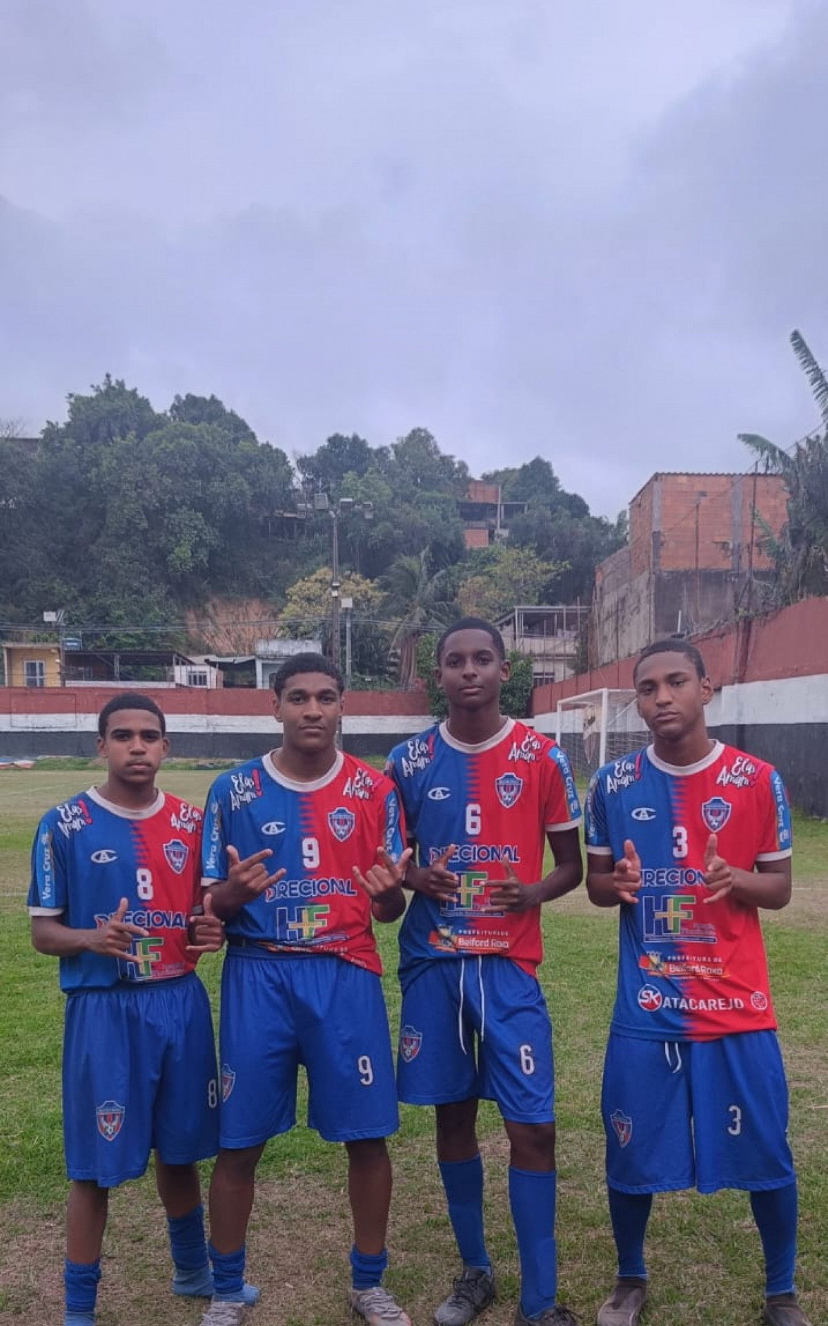 Arthur Mariano (segundo a esquerda) marcou dois gols e Breno Gomes (camisa 6), na goleada de 3 a 0 pelo Sub 16