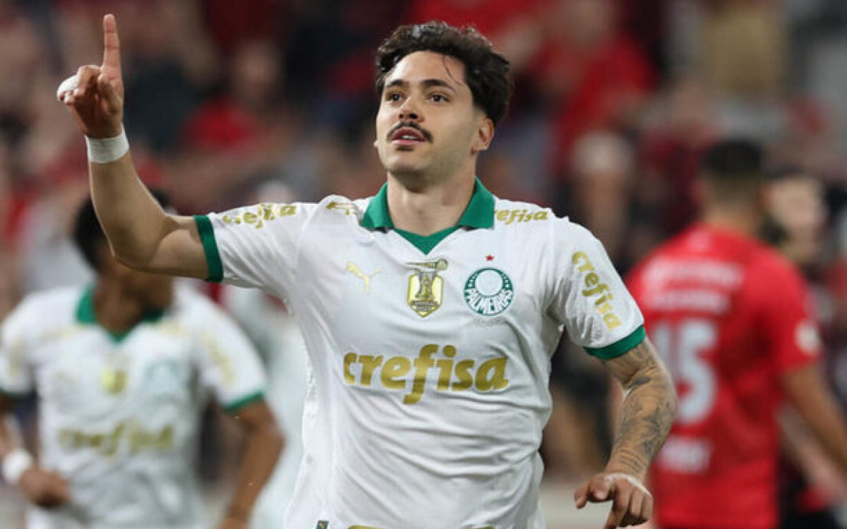 Mauricio sofre les&atilde;o no joelho e pode n&atilde;o jogar mais pelo Palmeiras em 2024