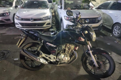 PM recupera motocicleta roubada em Belford Roxo