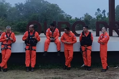 Seis pessoas morrem após helicóptero do Corpo de Bombeiros cair em MG