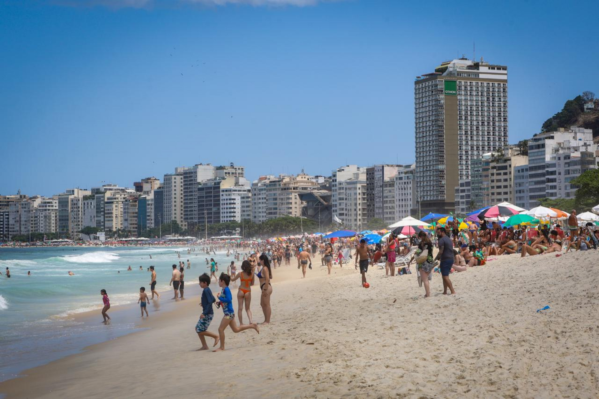 Praia de Copacabana, na Zona Sul do Rio, neste domingo - Renan Areias / Agência O Dia