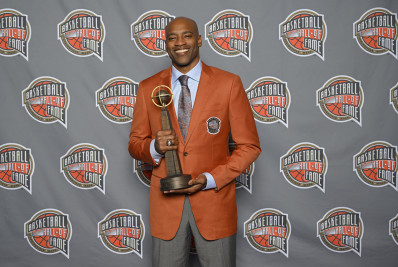 Vince Carter, o 'rei das enterradas', entra para o Hall da Fama do basquete