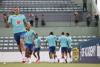 Dorival Júnior confirma três mudanças na Seleção para encarar o Peru