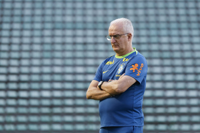 Dorival aprova observação de jogadores na Europa e rodará o Brasil após ver Neymar