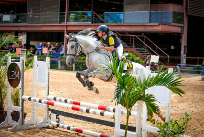 Amazona da Escola Municipal de Hipismo de Volta Redonda é campeã estadual
