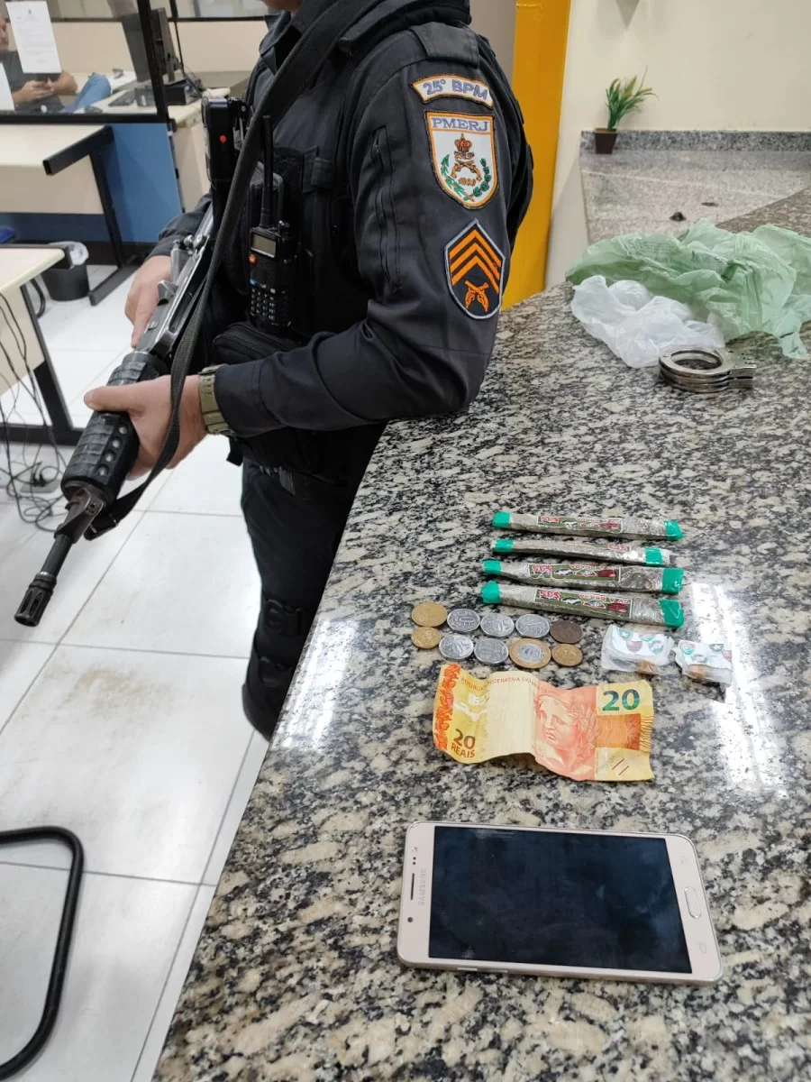 Dupla é presa com drogas no bairro Clube dos Engenheiros