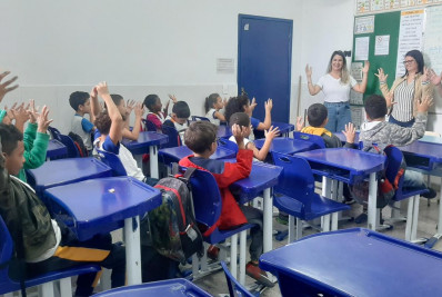 Caxias promove inclusão com projeto bilíngue de línguas nas escolas