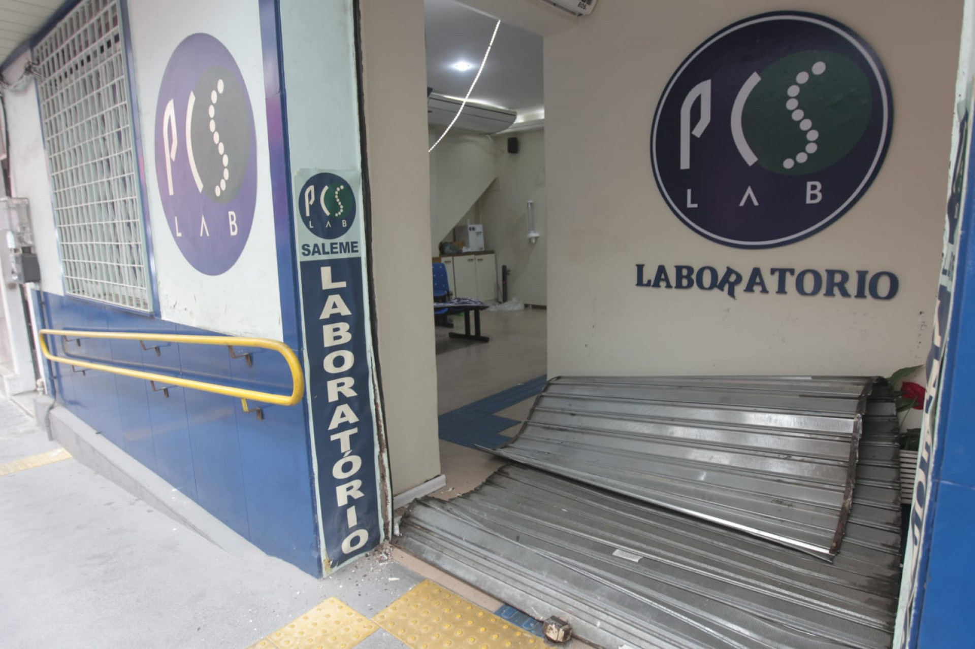 Laboratório investigado por contaminação de transplantes por HIV é alvo de operação
 - Reginaldo Pimenta/Agência O DIA