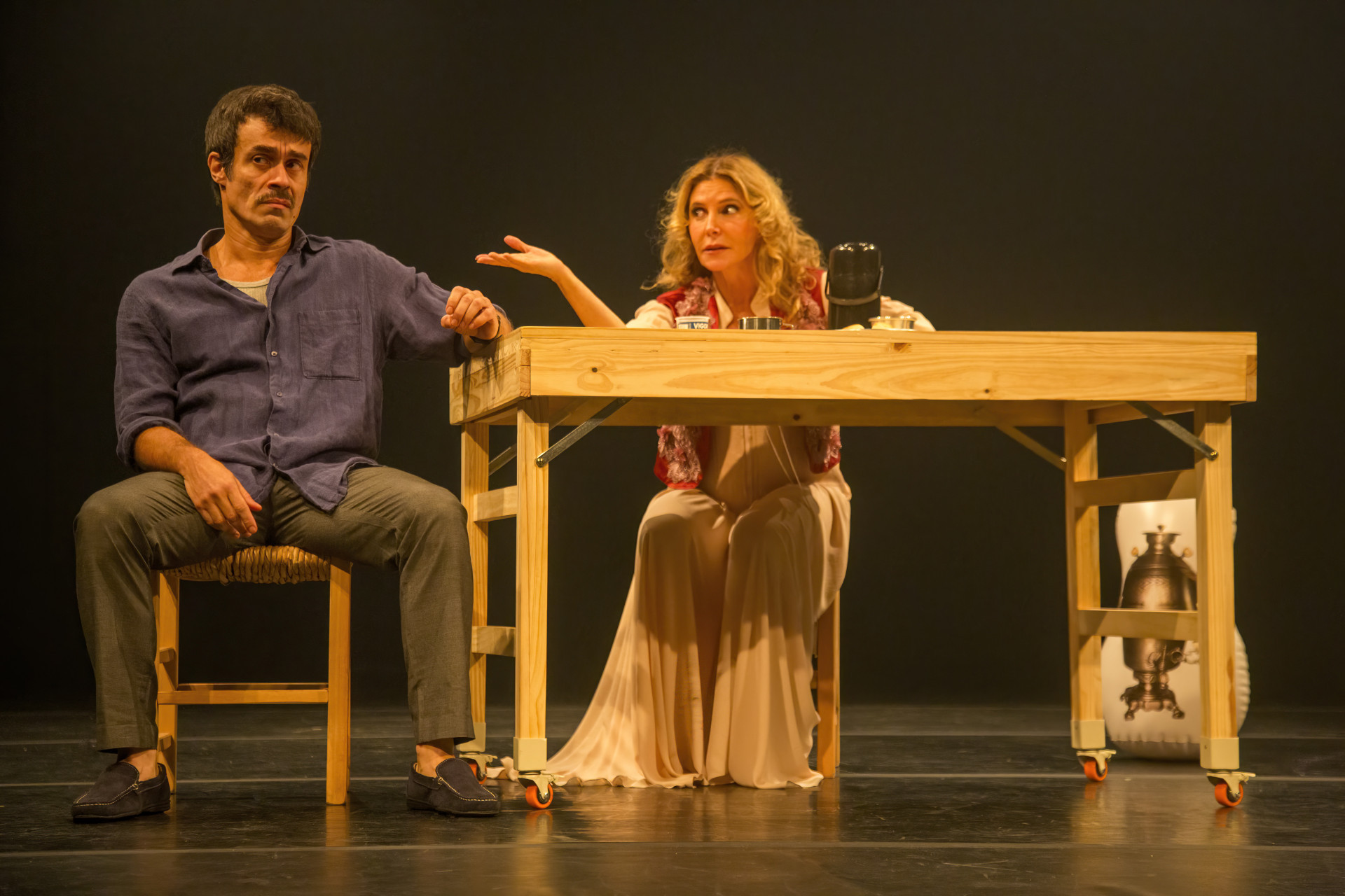 Maria Padilha na peça 'Um jardim para Tchekhov' - Guto Muniz / Divulgação 