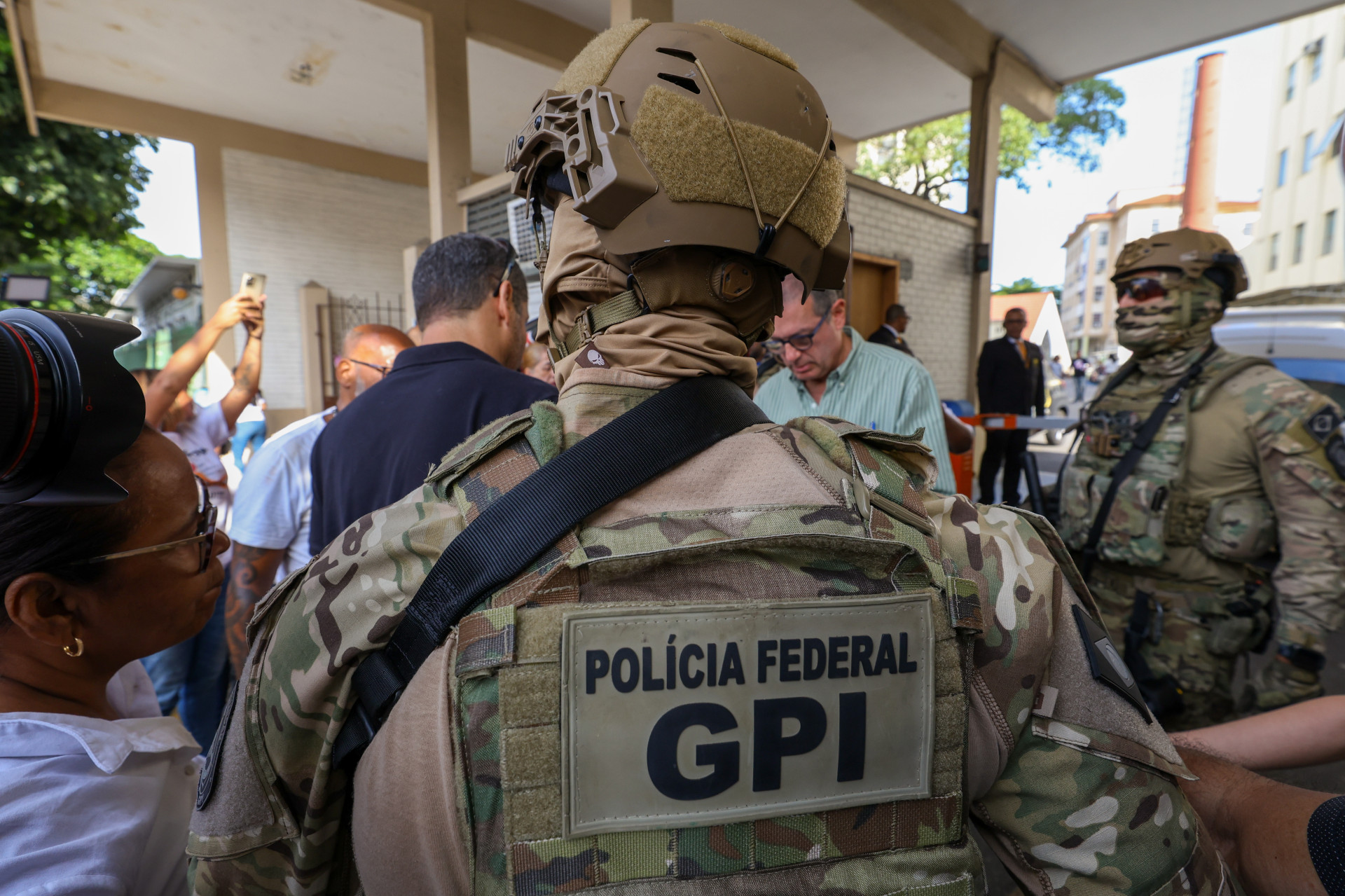 Pol&iacute;cia Federal acompanhou manifesta&ccedil;&atilde;o de servidores no Hospital Federal de Bonsucesso - Renan Areias/Ag&ecirc;ncia O Dia