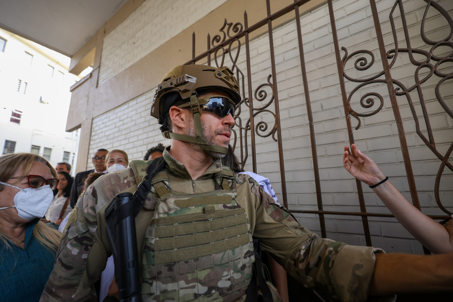 Pol&iacute;cia Federal acompanhou manifesta&ccedil;&atilde;o de servidores no Hospital Federal de Bonsucesso - Renan Areias/Ag&ecirc;ncia O Dia