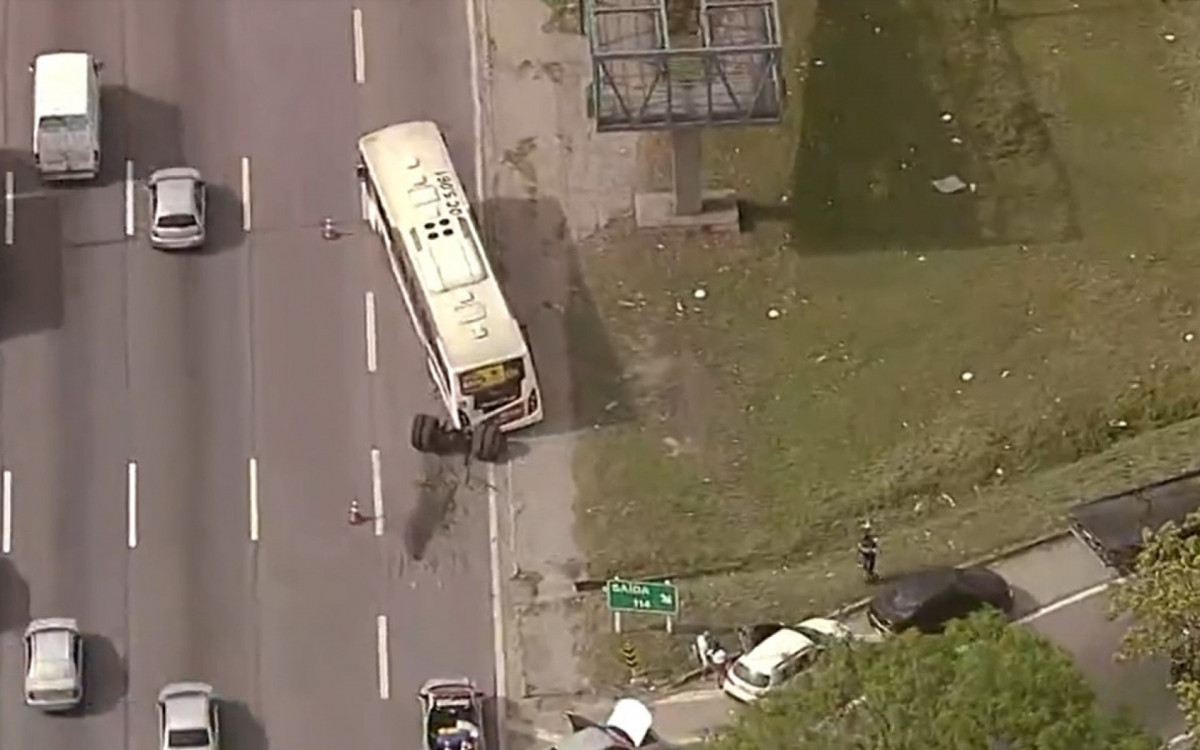 Incidente ocorreu na pista de canto da Rodovia Washington Luiz