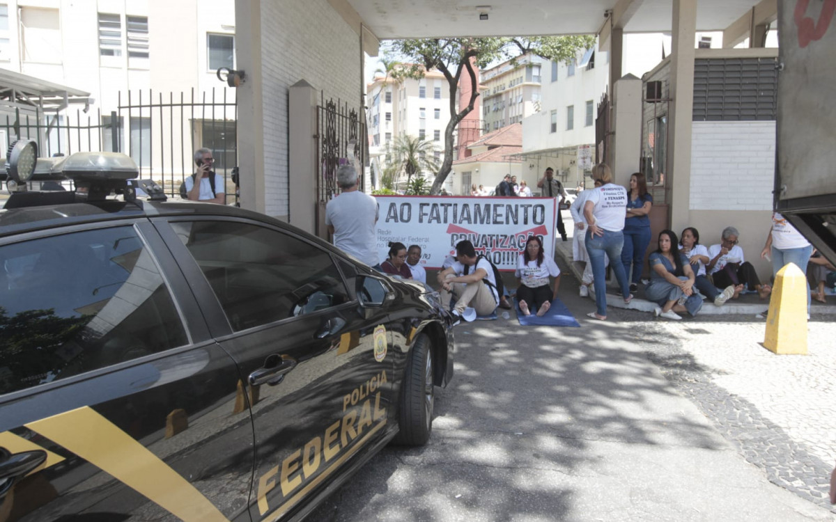 Servidores impedem acesso de novos gestores do Hospital Federal de Bonsucesso - Reginaldo Pimenta/Agência O DIA