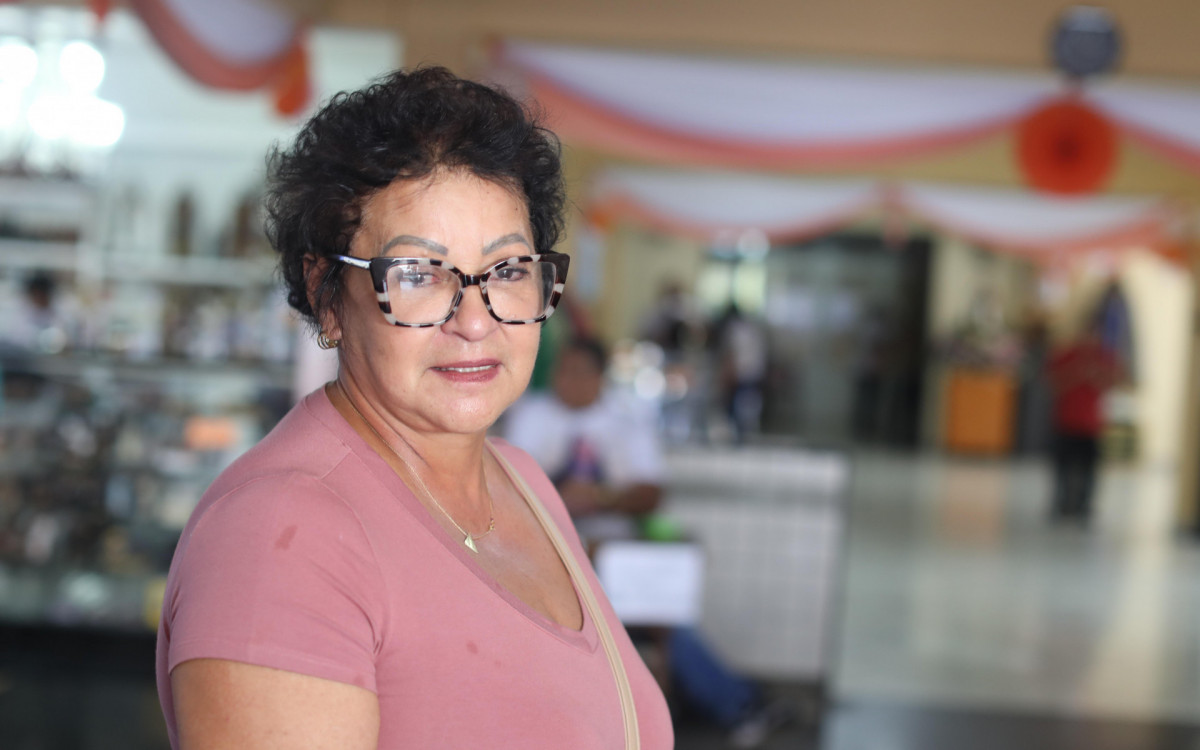 Ilmar Carvalho de Oliveira, 65, conquistou sua &oacute;tica no dia de Santa Edwiges  - Pedro Teixeira/Ag&ecirc;ncia O Dia