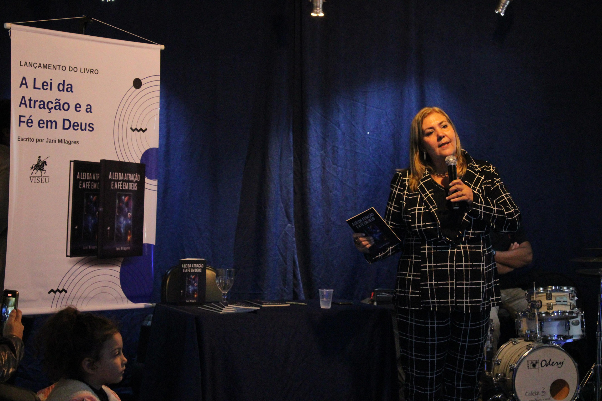 Tr&ecirc;s lan&ccedil;amentos liter&aacute;rios - Ascom 